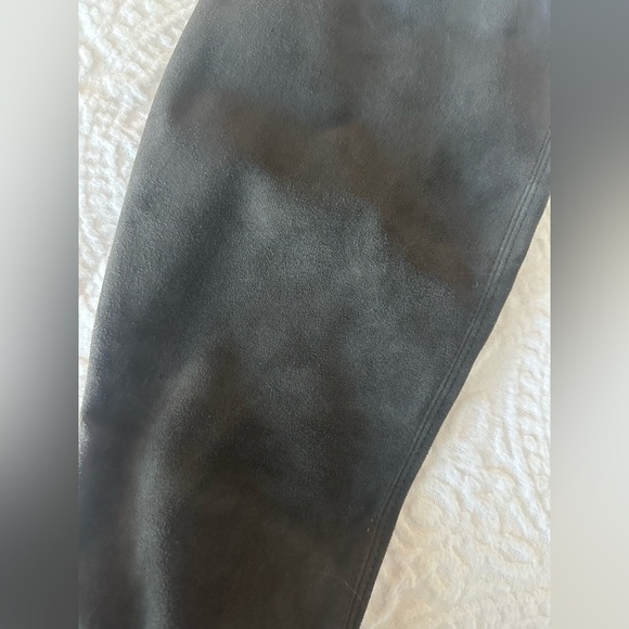 NEW in Box! Stuart Weitzman Suede Boots! - Picture 5 of 6